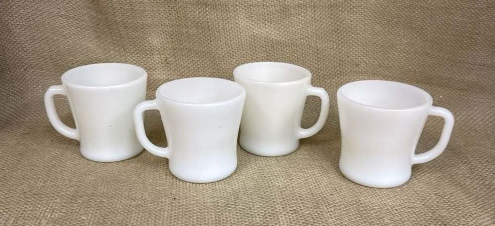 Set of 4 Vintage Federal Glass White Milk Glass D-Handle Coffee Mugs Heat Proof